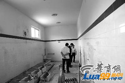 高校拟将公厕改造宿舍被吐槽高校拟将公厕改造宿舍，创新与争议的碰撞